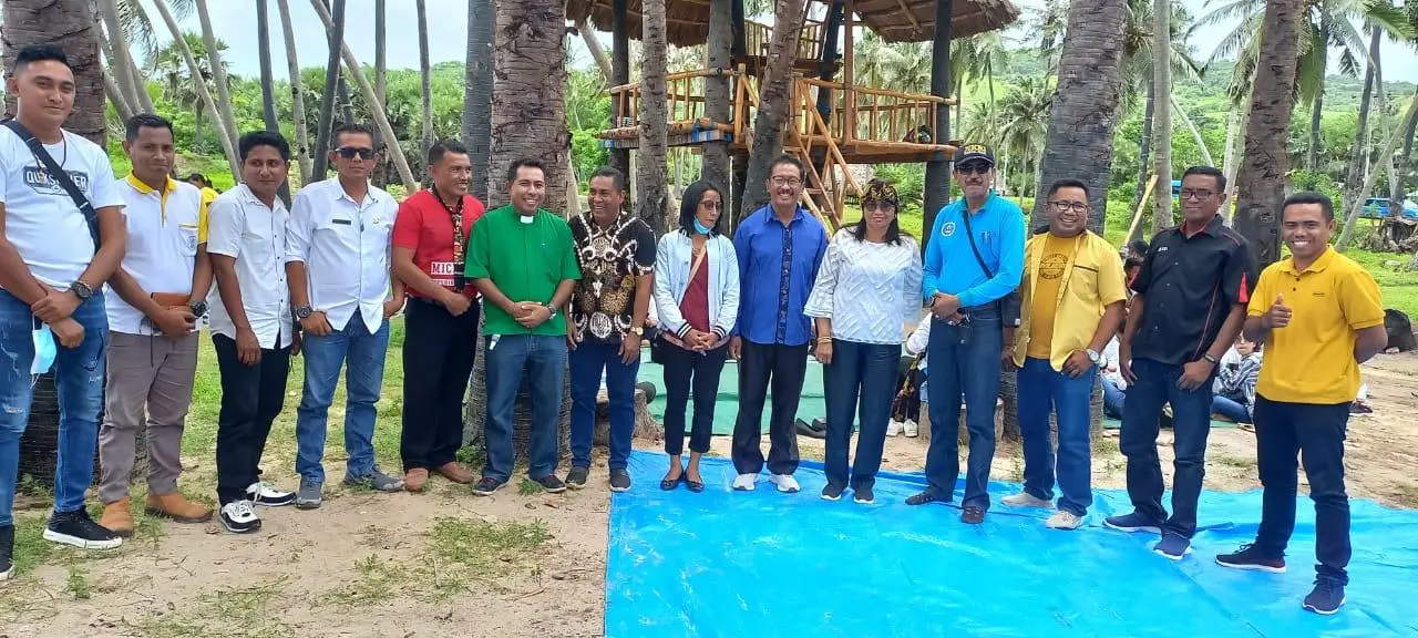 Sambut Tahun 2022, Dikmen Sabu Raijua Nataru Bersama Guru Dan Tenaga Kependidikan