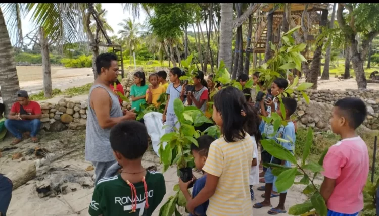 Preventing Abrasion And Greening Sabu Raijua, Tbm Amien Initiate Planting Movement
